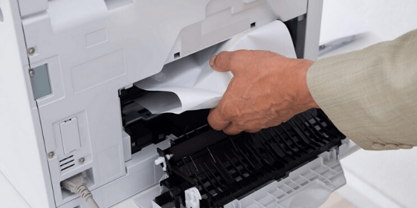 Что делать если принтер выдает ошибку замятие бумаги но бумаги нет
