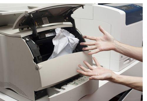 Что делать если принтер показывает что нет бумаги а она есть самсунг